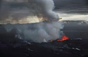 Barðarbunga eruption in 2014 with plumes of ash and spouting lava
