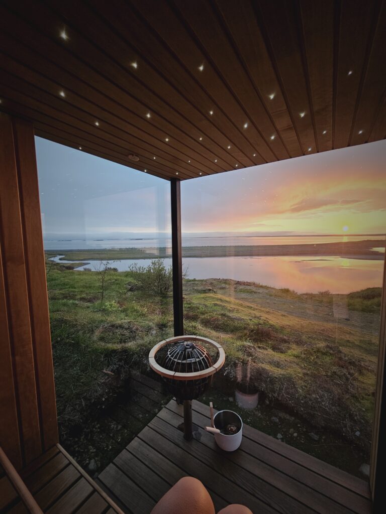 privcate sauna frigg panorama glass lodge