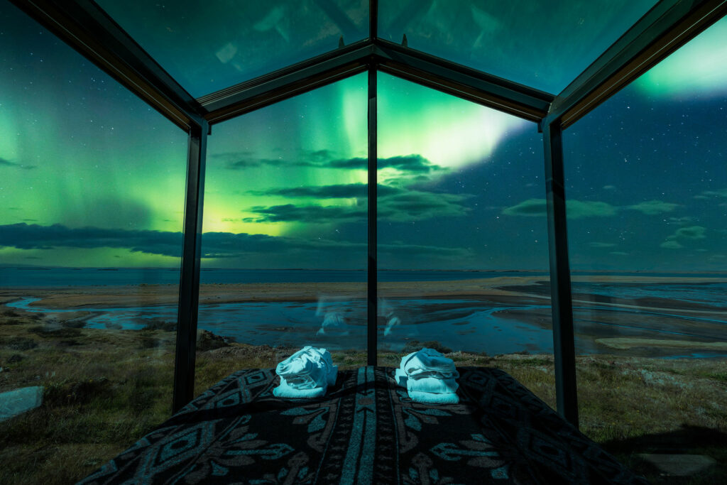 northern lights in panorama glass lodge west